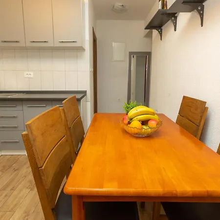 Bulevar With Terrace דירה *