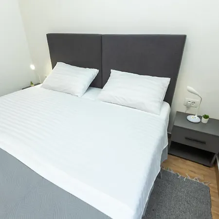 דירה Bulevar With Terrace זאדאר