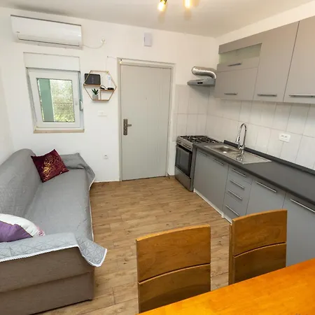 Bulevar With Terrace זאדאר