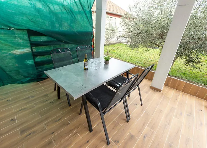 Bulevar With Terrace * Задар