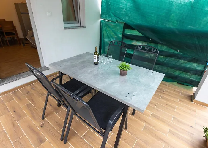 Bulevar With Terrace *