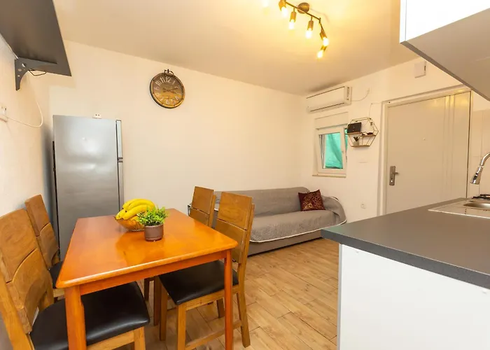 Bulevar With Terrace * Задар